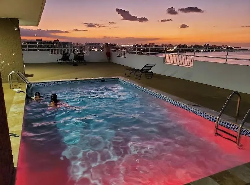 Sea Breezer Vacation Ocean Front En Condominio Playa Mar San Juan Apartamento